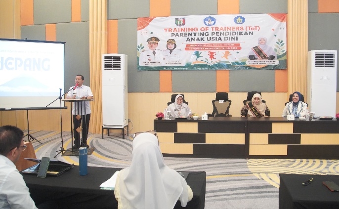 Bupati Pringsewu Buka Pelatihan Holistik Integratif ToT Parenting PAUD
