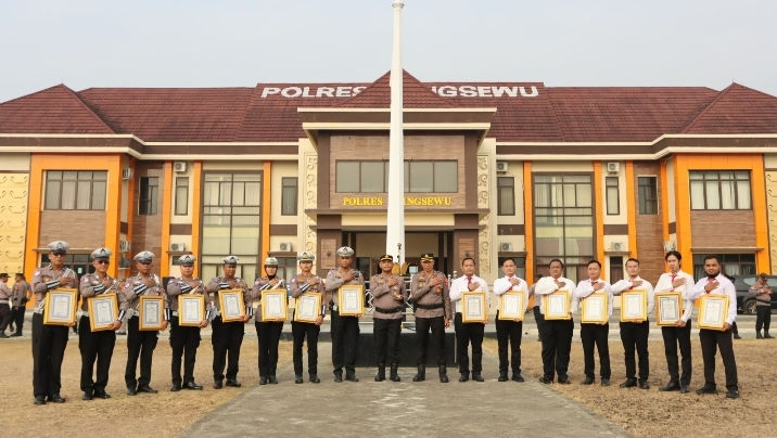 Dari Mengatur Lalu Lintas hingga Membongkar Narkoba, 17 Polisi Pringsewu Diganjar Penghargaan