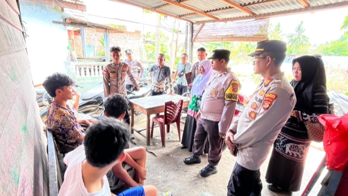 Sat Binmas Polres Pesisir Barat Edukasi Pemuda tentang Bahaya Judi Online dan Narkoba