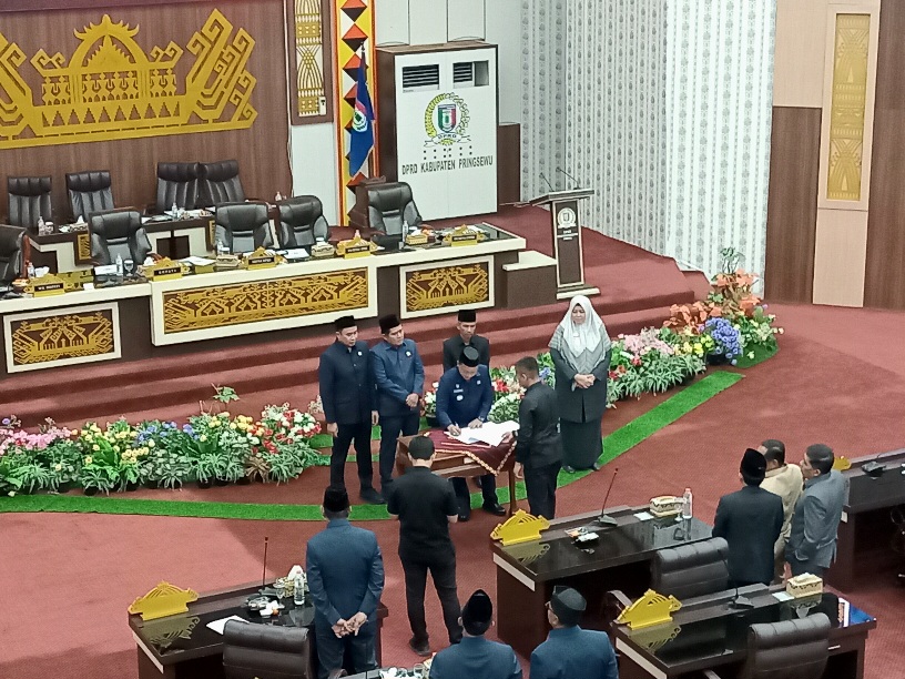 Pemkab & DPRD Pringsewu Sahkan 4 Peraturan Daerah 