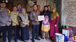 Bupati Pringsewu Serahkan Bantuan Korban Tenggelam Bendung Widara Payung