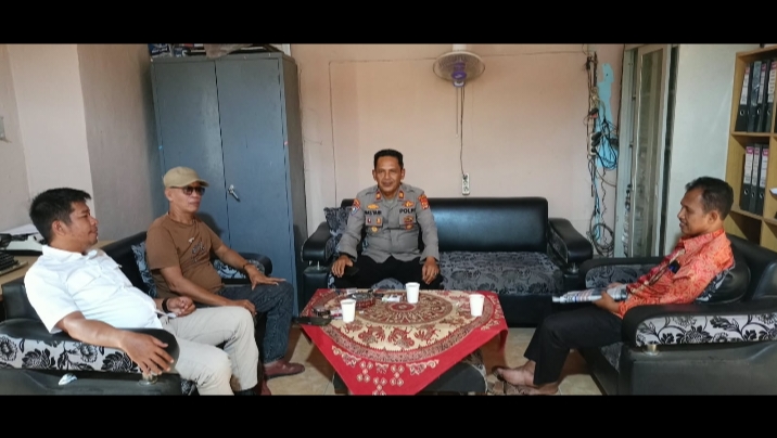 Jelang Pilkakon Sukorejo, Kapolsek Pardasuka Pantau Sekretariat Panitia, Imbau Jaga Kondusivitas