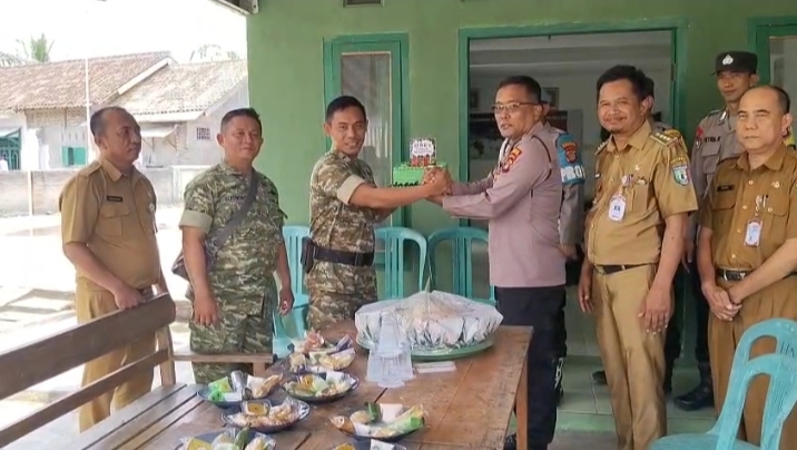 HUT ke-81 TNI, Polsek Pagelaran Sambangi Koramil Perkuat Sinergitas TNI-Polri