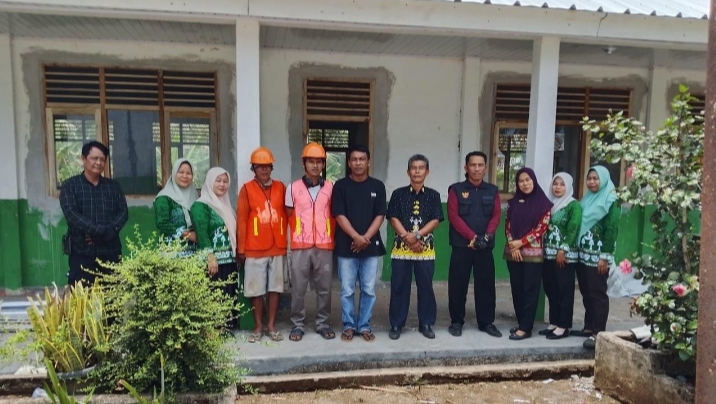 Revitalisasi SDN 45 Krui Capai 50 Persen, Wali Murid Apresiasi Kinerja Kepala Sekolah