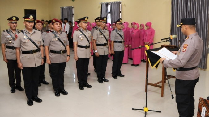 Kapolres Pringsewu Pimpin Sertijab Pejabat Utama dan Kapolsek, Ini Daftar Pejabat yang Bergeser