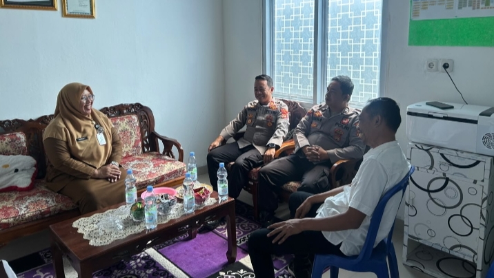 Perkuat Sinergi dan Jaga Kamtibmas, Kapolsek Pesisir Selatan Sambangi Uspika dan Tokoh Masyarakat