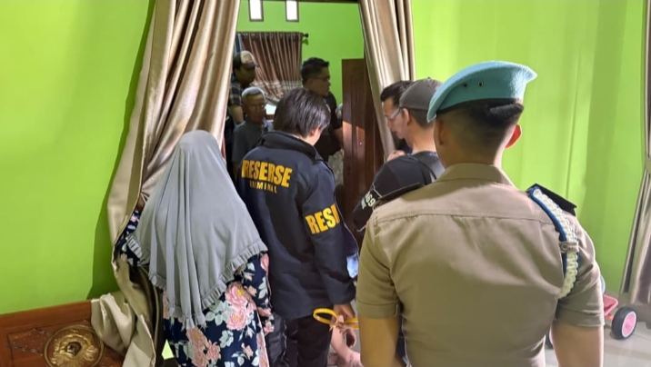 Grebek 2 Kampung Narkoba, Polres Pesisir Barat Amankan 2 Pengedar, Sita Puluhan Gram Ganja, Alat Hisap Sabu. 